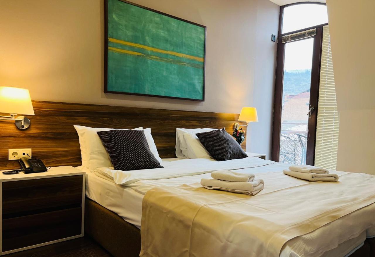 Point Hotel Tbilisi Exterior photo