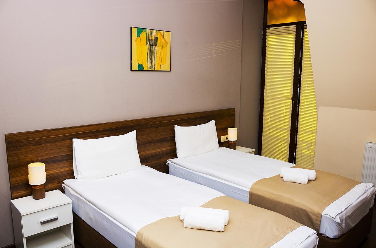 Point Hotel Tbilisi Exterior photo